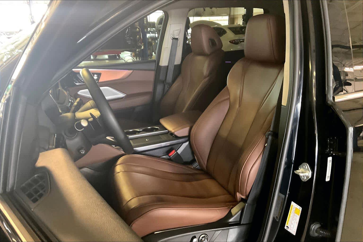 Used 2025 Acura MDX FWD w/ Technology Package image 7