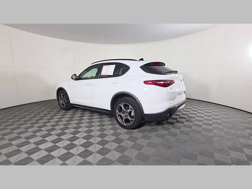 Used 2023 Alfa Romeo Stelvio Ti AWD/4WD image 46