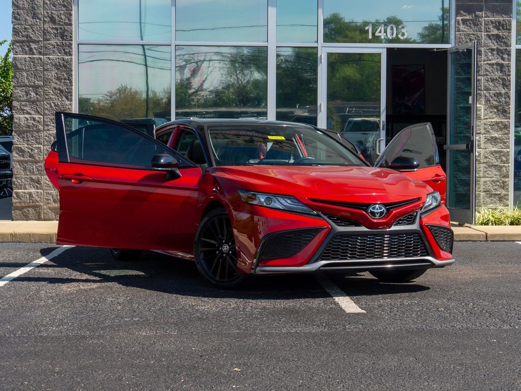 Used 2022 Toyota Camry XSE image 11