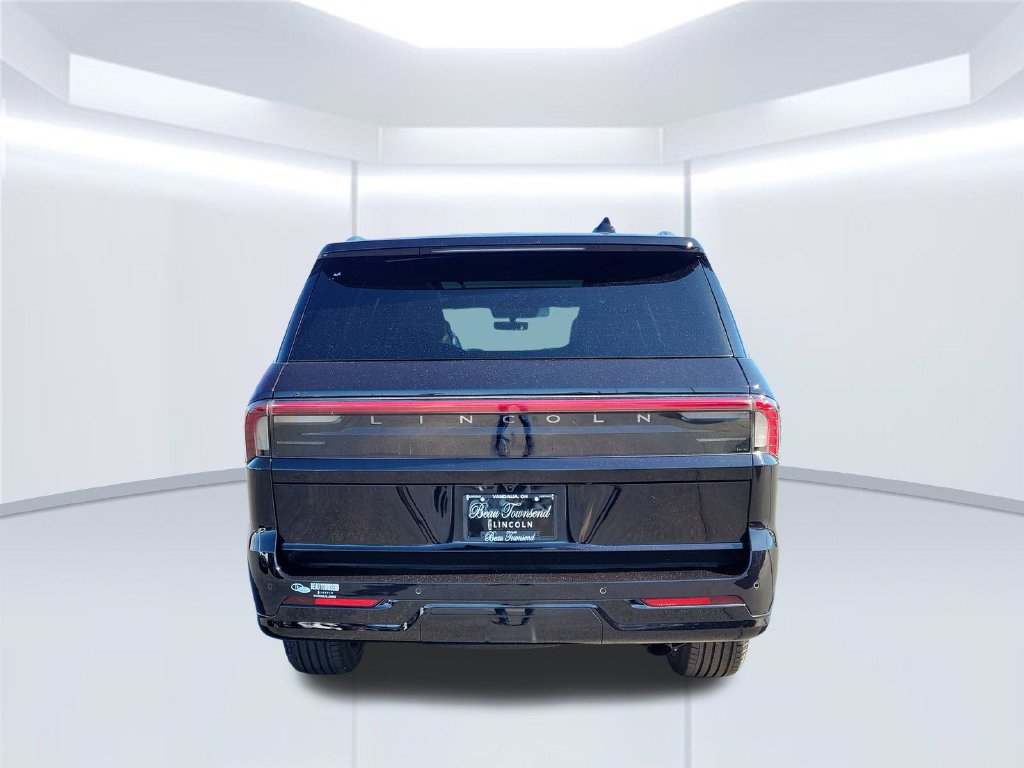 Certified 2026 Lincoln Navigator Black Label AWD/4WD image 5