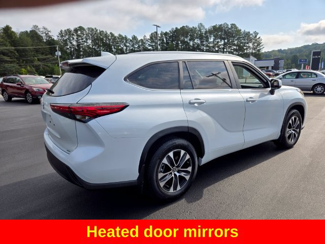 Used 2023 Toyota Highlander XLE FWD image 9
