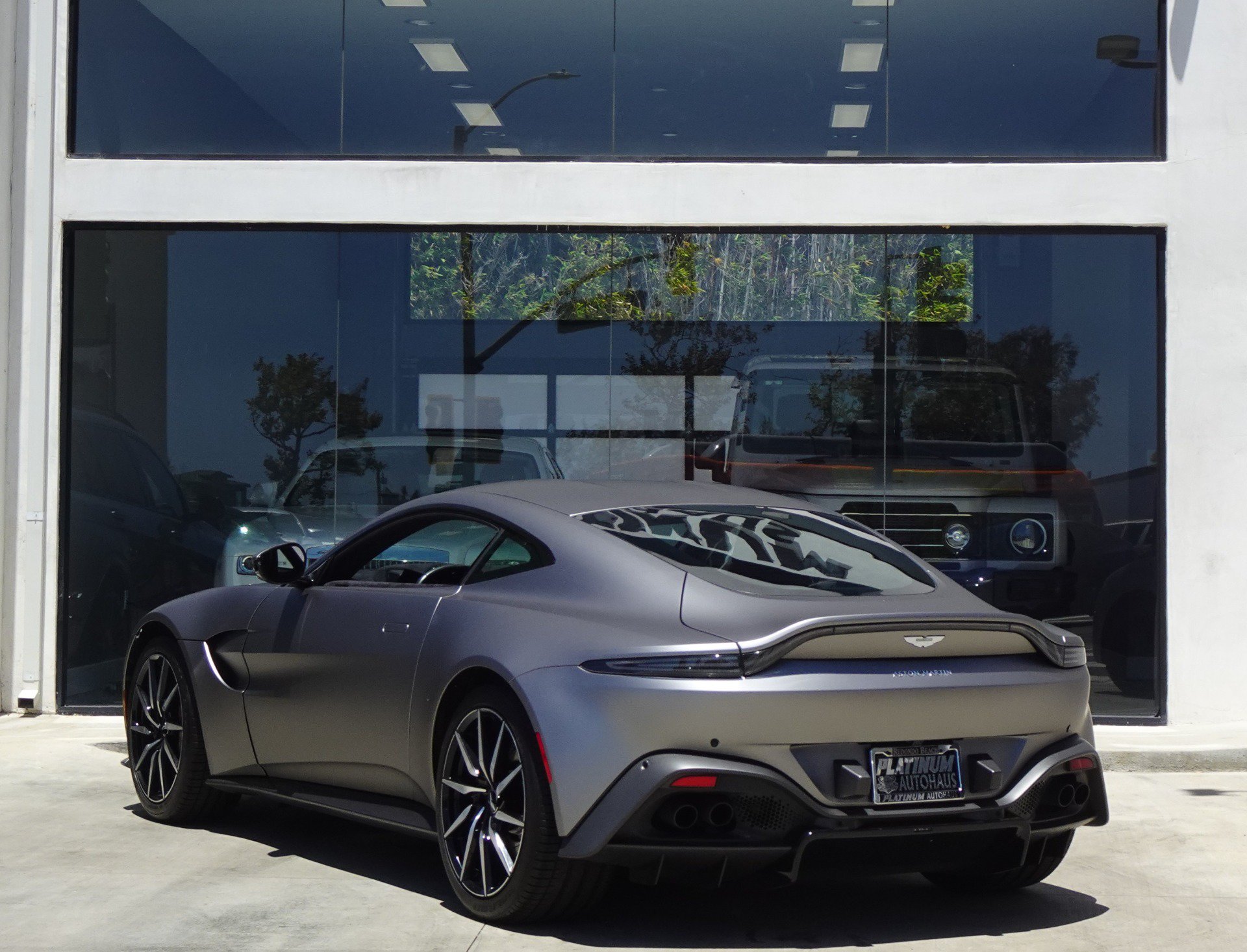 Used 2020 Aston Martin V8 Vantage Coupe RWD image 3