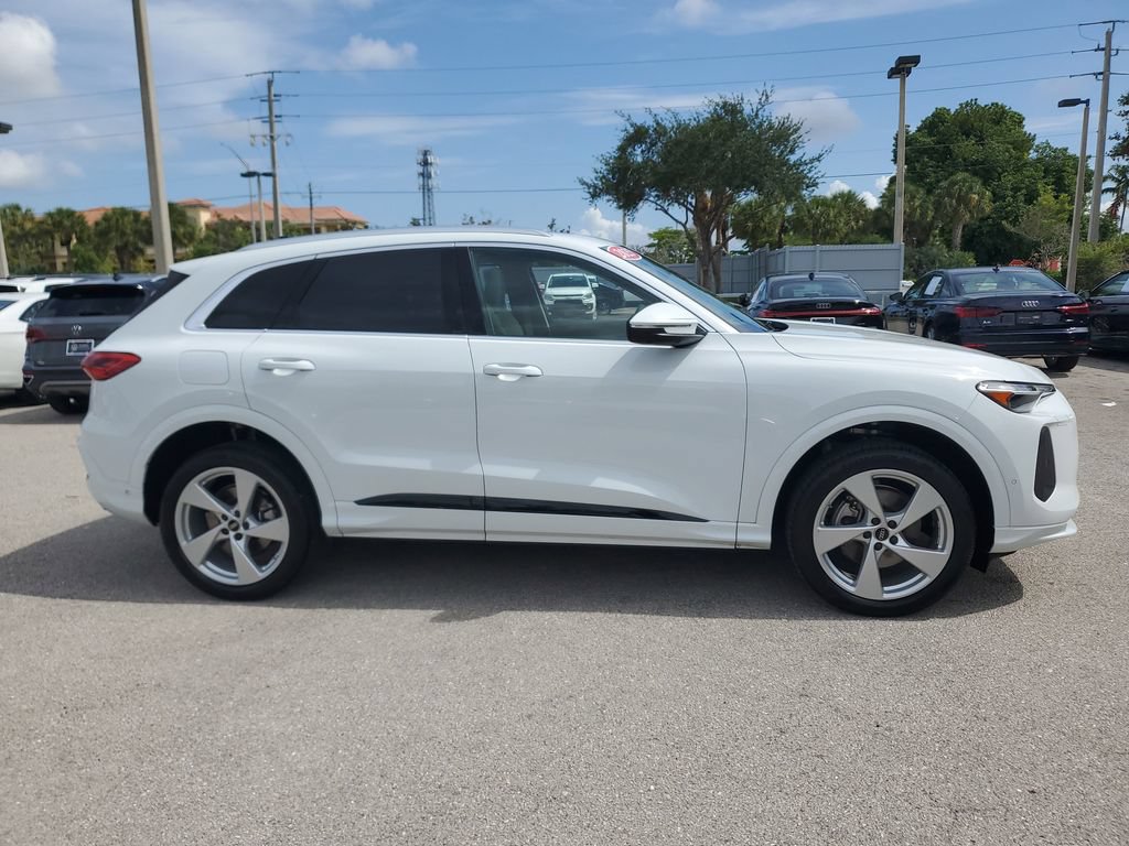 Certified 2025 Audi Q5 Premium w/ Premium Plus AWD/4WD image 4