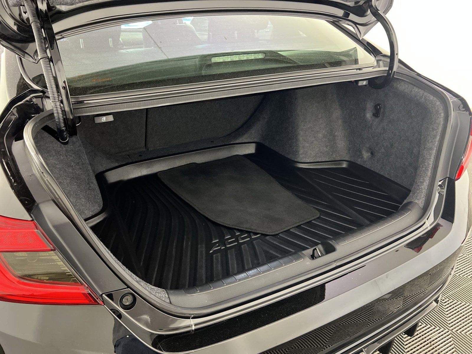 Used 2020 Honda Accord Sport image 27