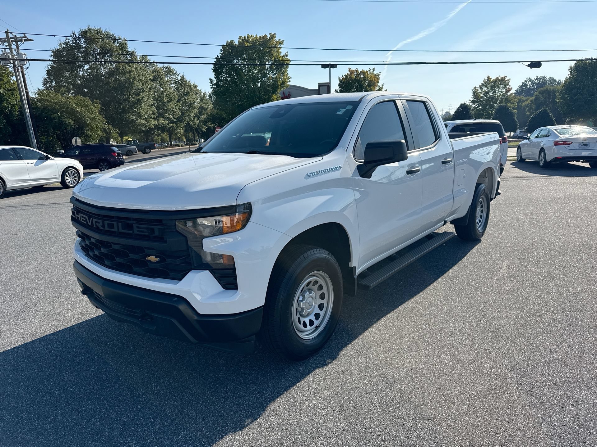 Used 2022 Chevrolet Silverado 1500 W/T w/ WT Value Package AWD/4WD image 3