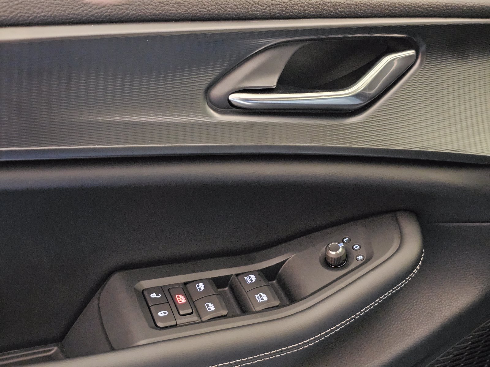 New 2027 Jeep Grand Cherokee Laredo X AWD/4WD image 16