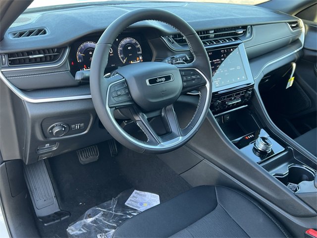 New 2025 Jeep Grand Cherokee L Laredo w/ Luxury Tech Group I image 18