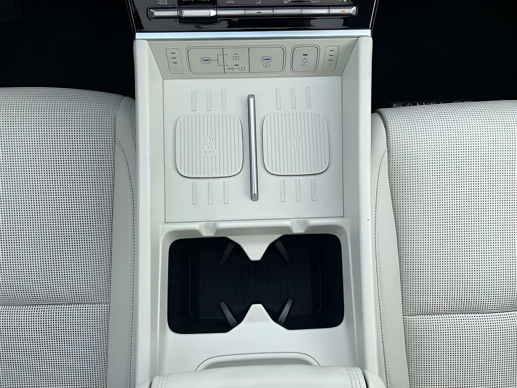 Used 2025 Hyundai Santa Fe Calligraphy image 34