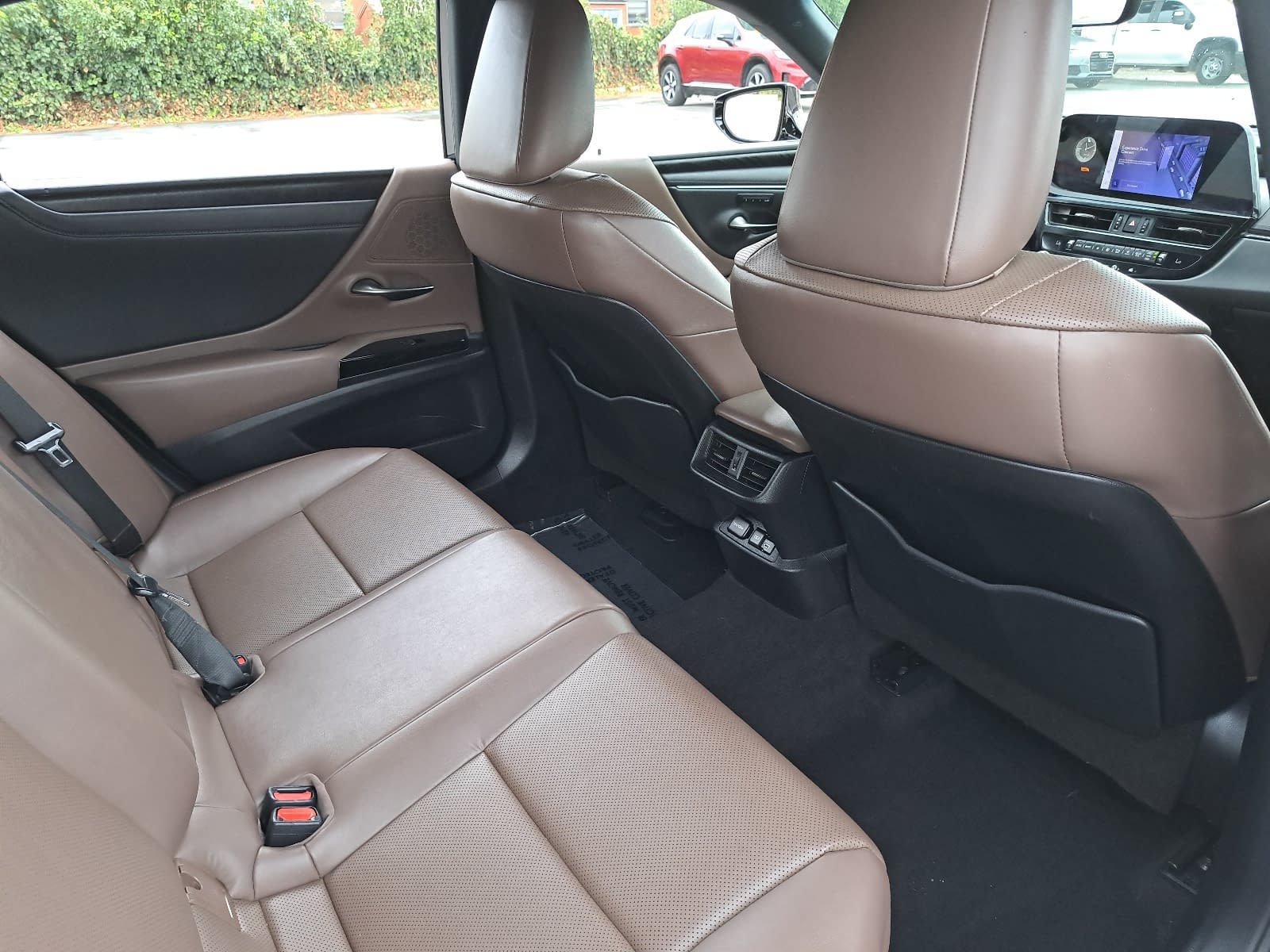 Used 2023 Lexus ES 350 w/ Premium Package FWD image 11