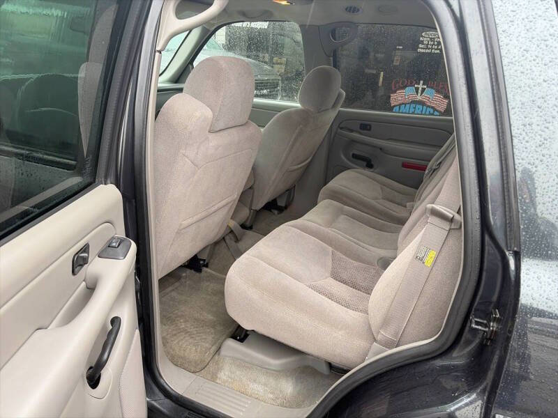 Used 2004 Chevrolet Tahoe LS RWD image 10