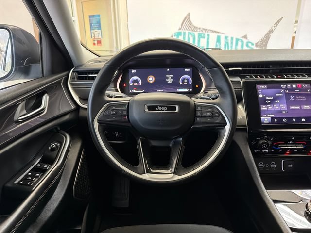 Used 2021 Jeep Grand Cherokee L Laredo w/ Luxury Tech Group I RWD image 15