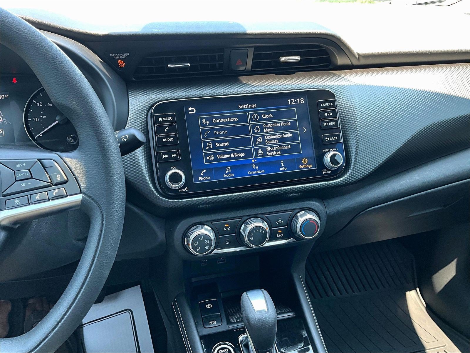 Used 2024 Nissan Kicks SV w/ Interior Electronics Package FWD image 15