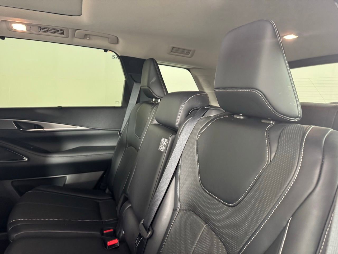Used 2023 INFINITI QX60 Luxe w/ Performance Audio Package image 29