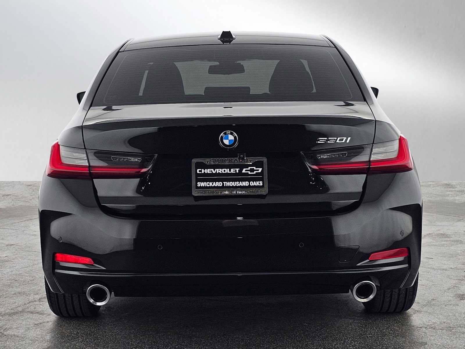 Used 2023 BMW 330i Sedan w/ Convenience Package RWD image 4