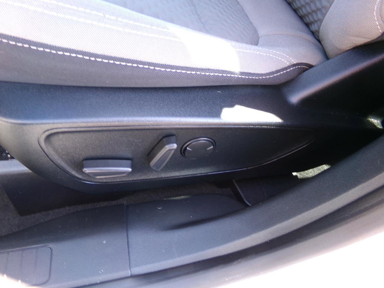 Used 2020 Ford Escape SE Sport image 38