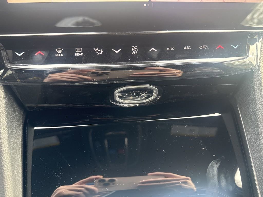 New 2026 Jeep Grand Cherokee Altitude AWD/4WD image 18