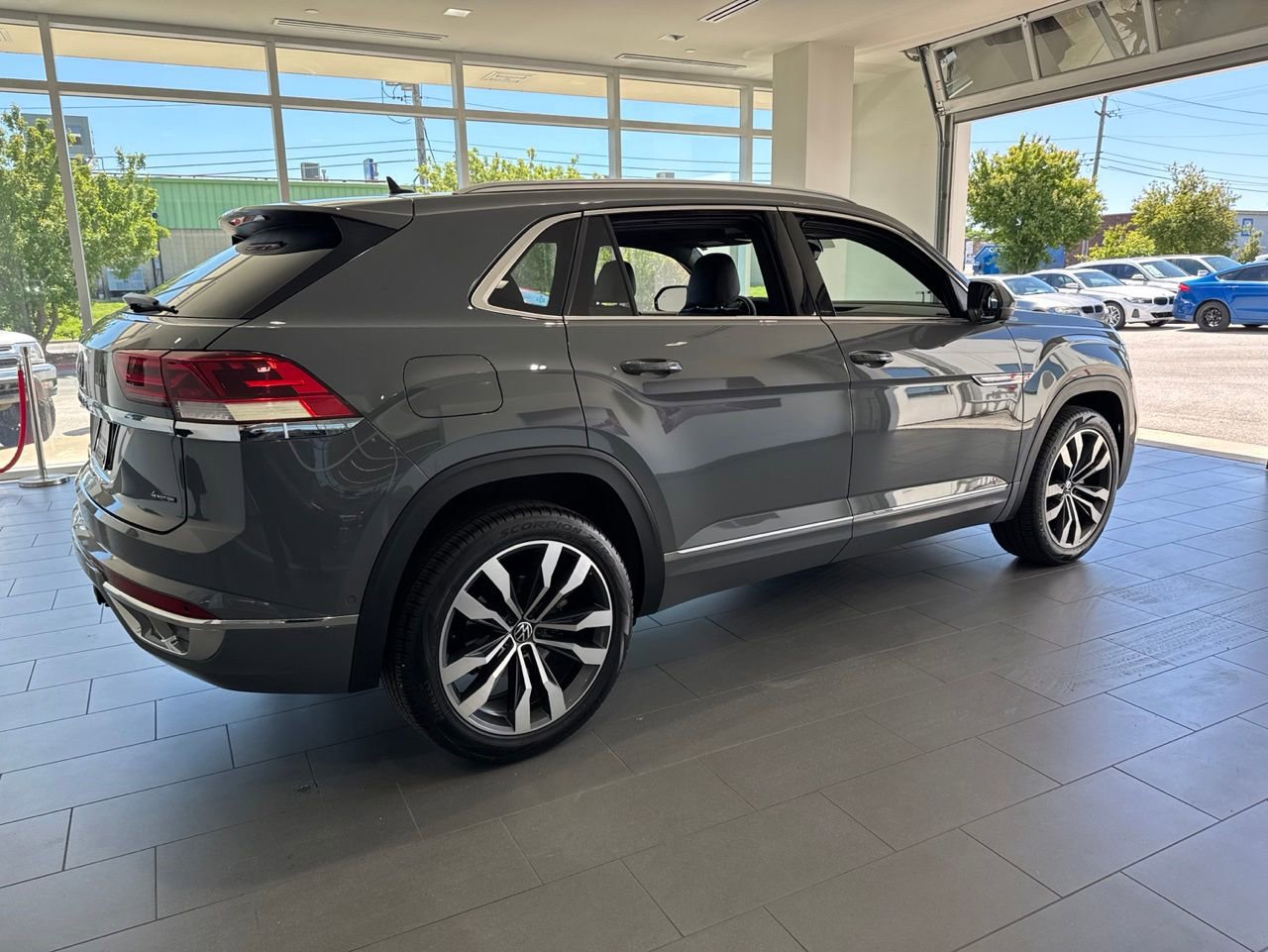 Used 2023 Volkswagen Atlas Cross Sport SEL Premium R-Line AWD/4WD image 8