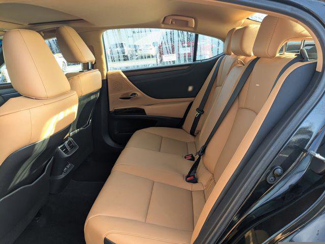 Certified 2025 Lexus ES 350 w/ Premium Package image 13