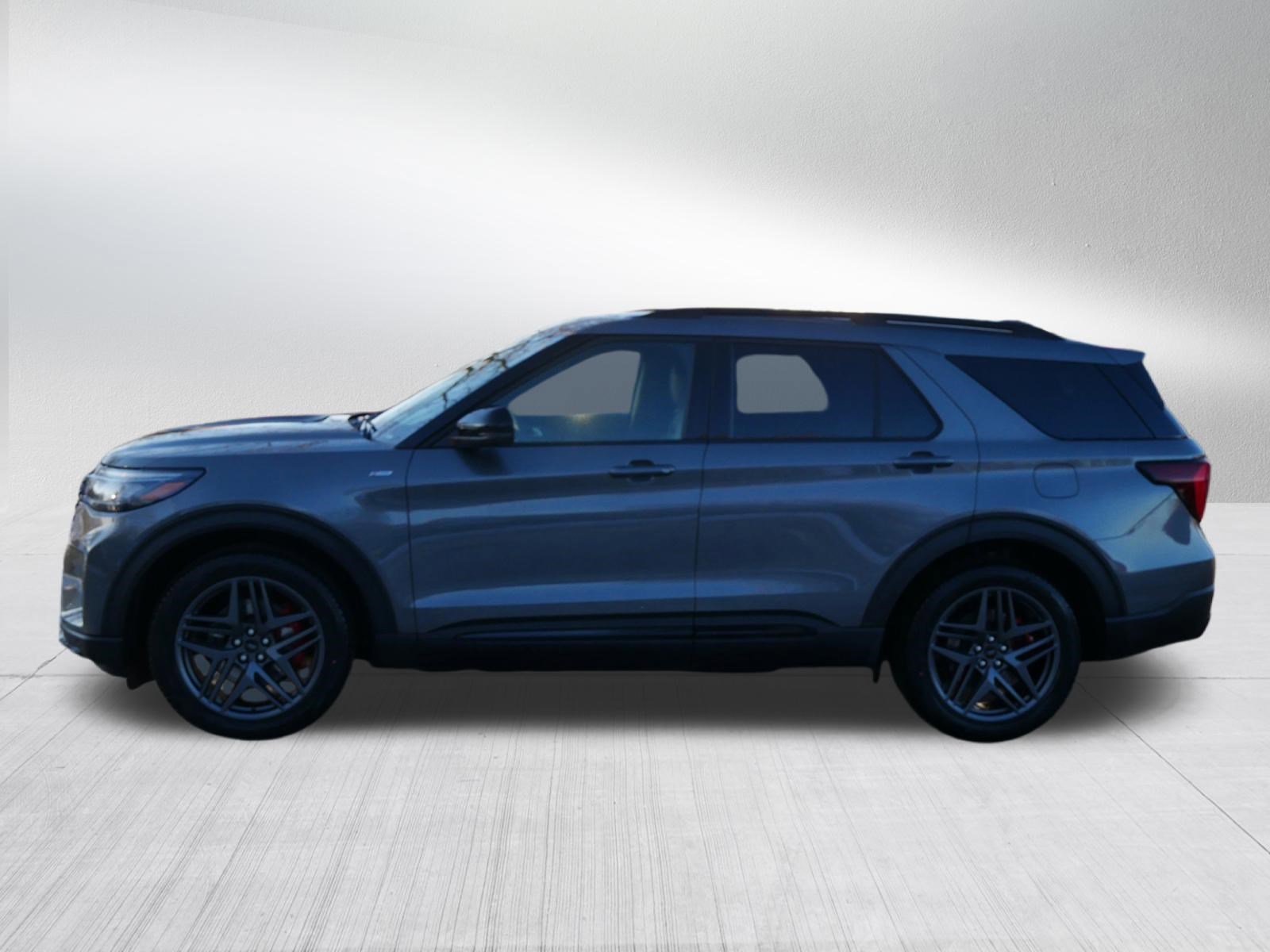 Used 2026 Ford Explorer ST-Line w/ ST-Line Street Pack image 4