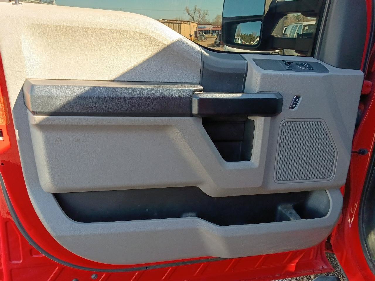 Used 2017 Ford F350 XL w/ Power Equipment Group AWD/4WD image 9