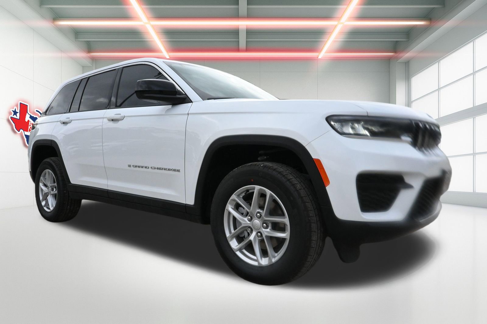 New 2026 Jeep Grand Cherokee Laredo X AWD/4WD image 4