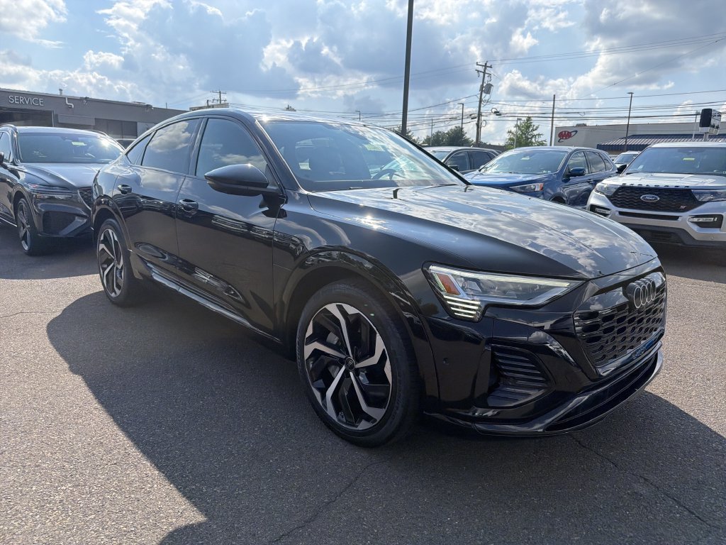 Used 2024 Audi Q8 e-tron Prestige w/ Prestige Package AWD/4WD image 7