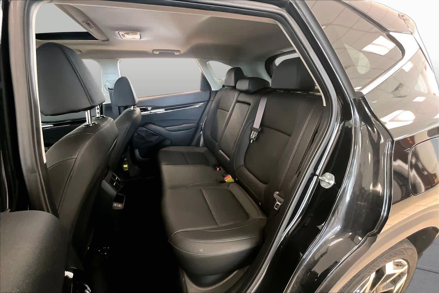 Used 2024 Kia Seltos SX w/ SX Sunroof Package AWD/4WD image 18