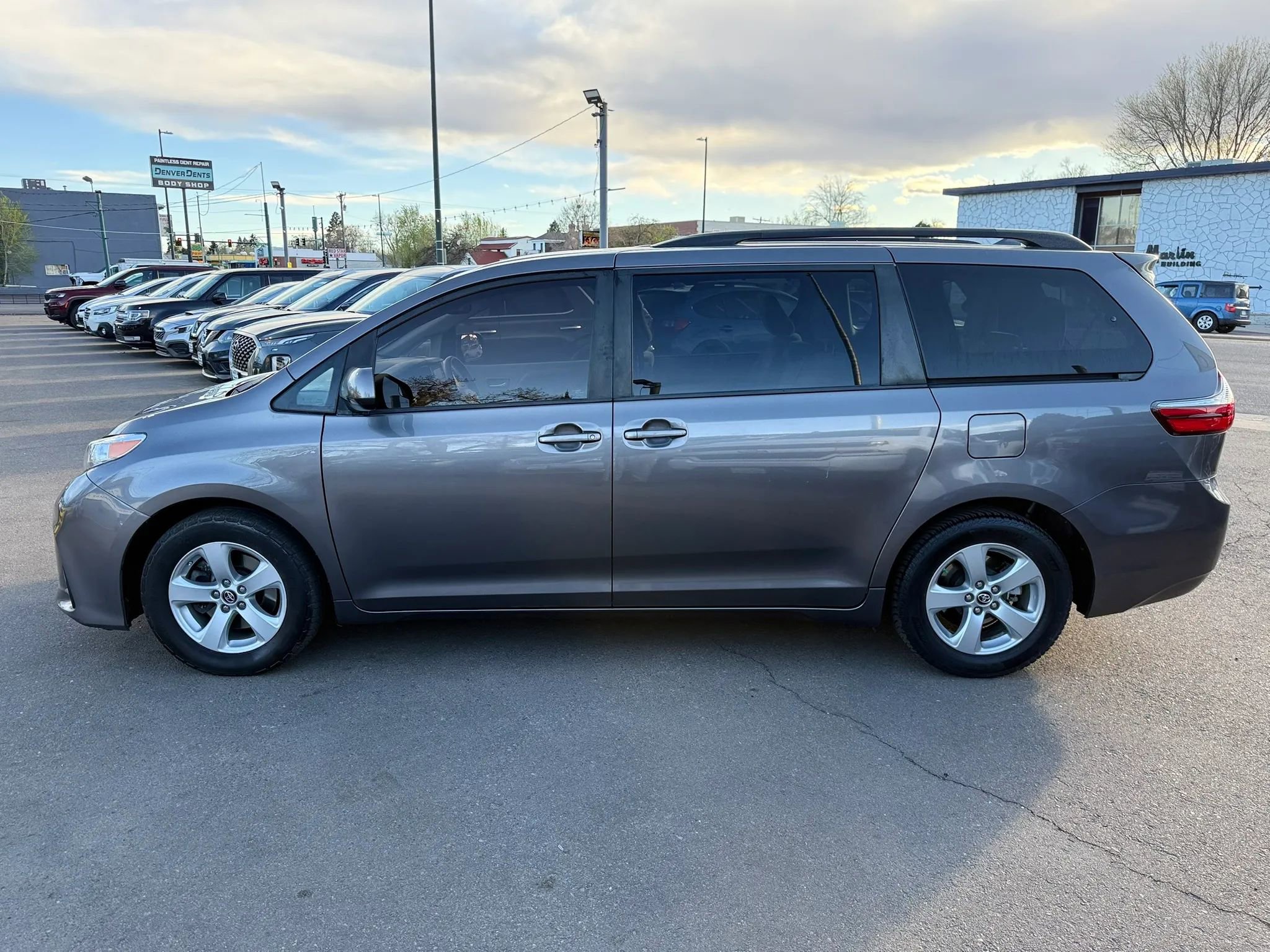 Used 2018 Toyota Sienna LE FWD image 6