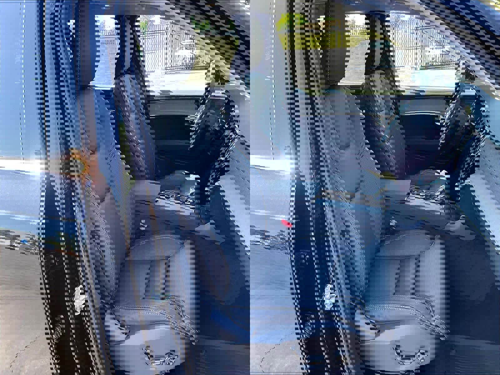 New 2026 Volvo XC90 T8 Ultra w/ Protection Package image 31