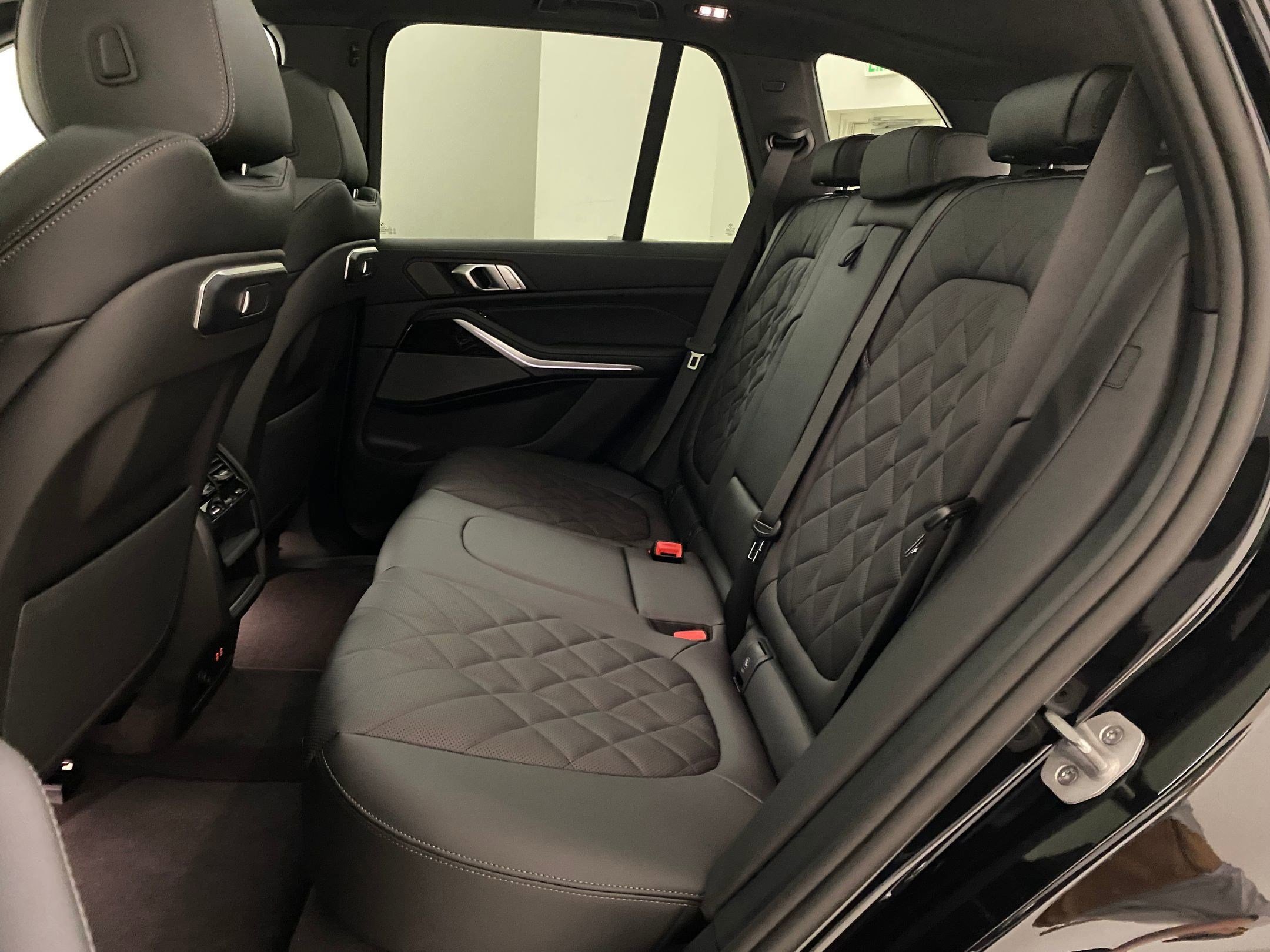 Used 2026 BMW X5 xDrive40i w/ Premium Package image 13