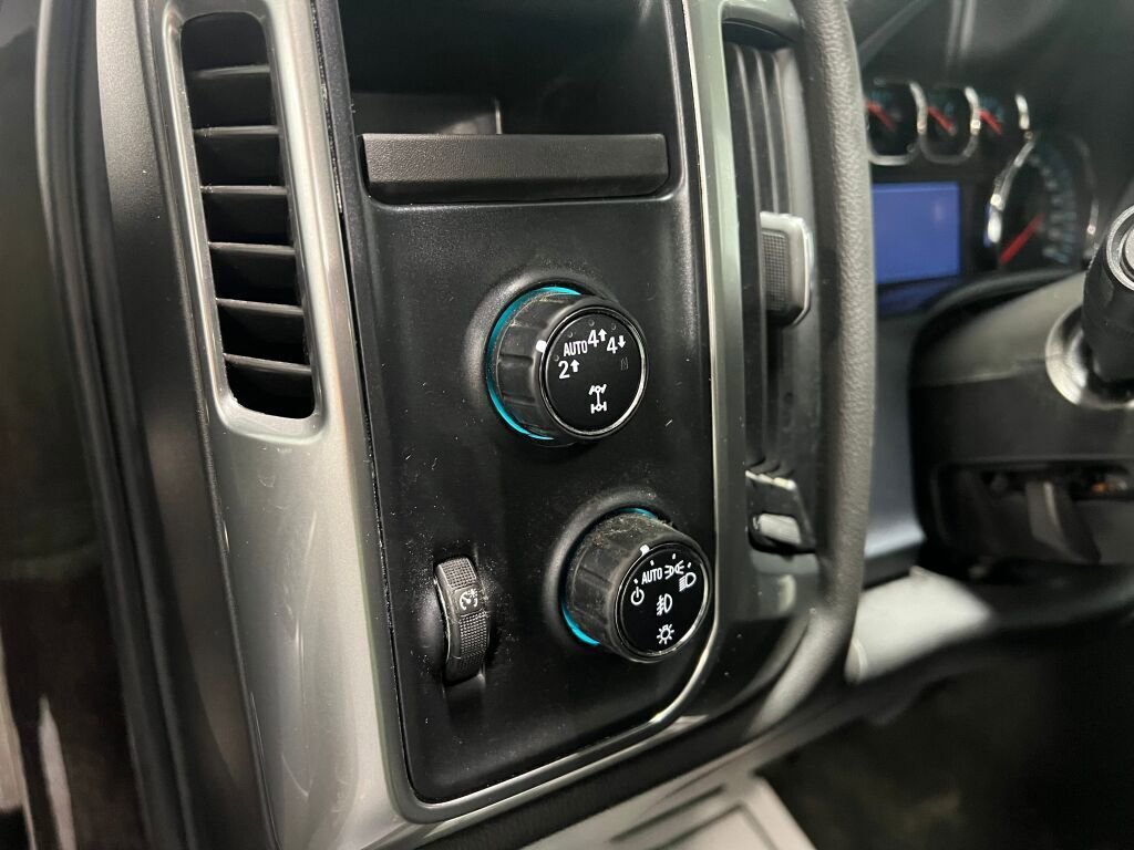 Used 2018 Chevrolet Silverado 1500 LT w/ All Star Edition image 8