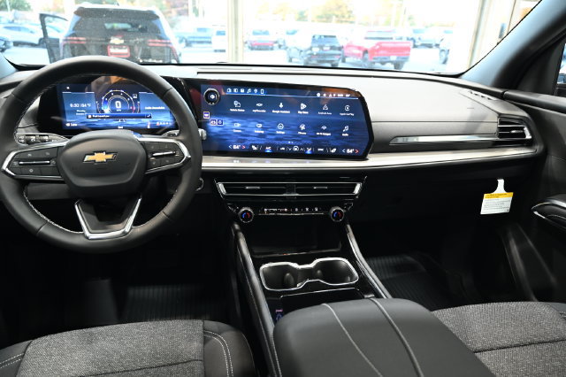 New 2027 Chevrolet Traverse LT w/ LPO, Floor Liner Package FWD image 13