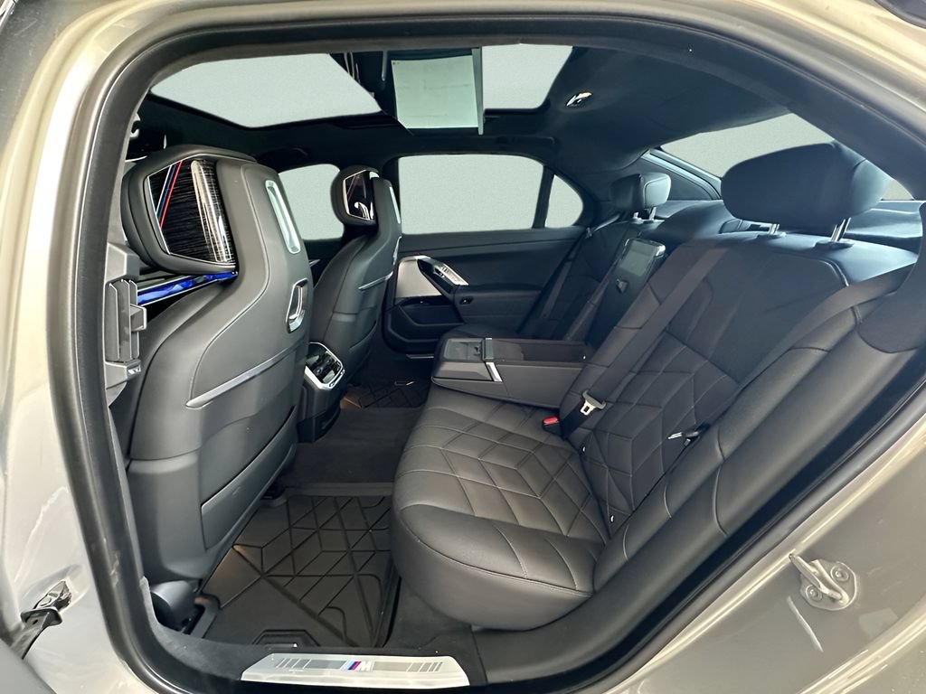 Certified 2023 BMW 740i RWD image 23