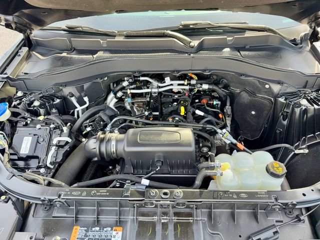 Used 2022 Ford Explorer XLT AWD/4WD image 35