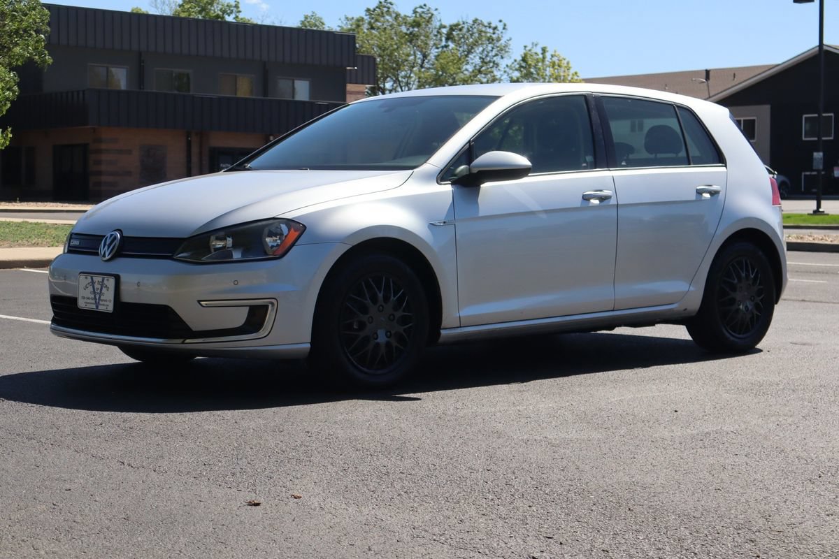 Used 2015 Volkswagen e-Golf Limited Edition FWD image 11