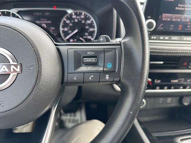 Used 2023 Nissan Rogue SV image 22