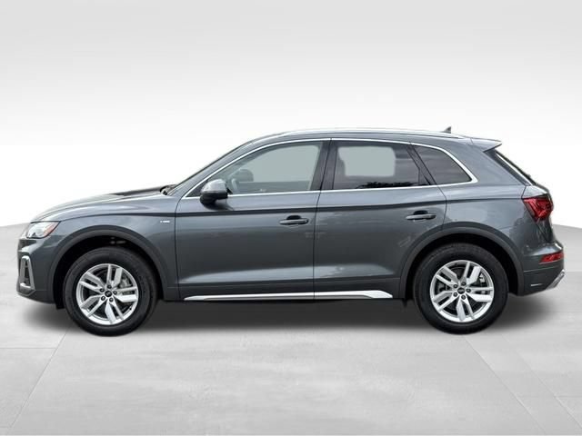Used 2023 Audi Q5 2.0T Premium w/ Convenience Package AWD/4WD image 4