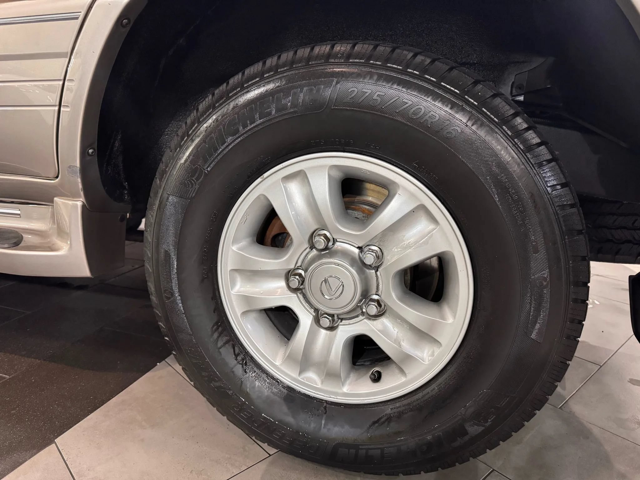 Used 2001 Lexus LX 470 4WD image 35