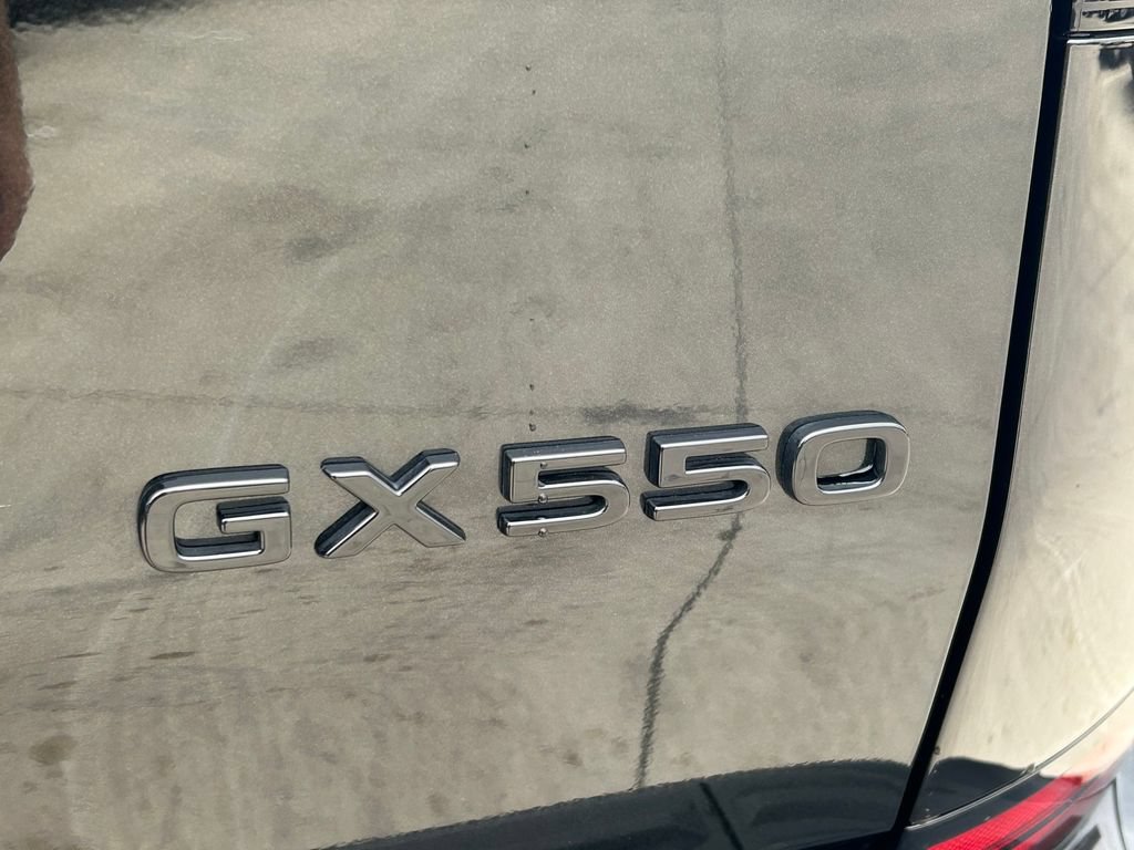 Used 2025 Lexus GX 550 w/ Accessory Package (2T) AWD/4WD image 13