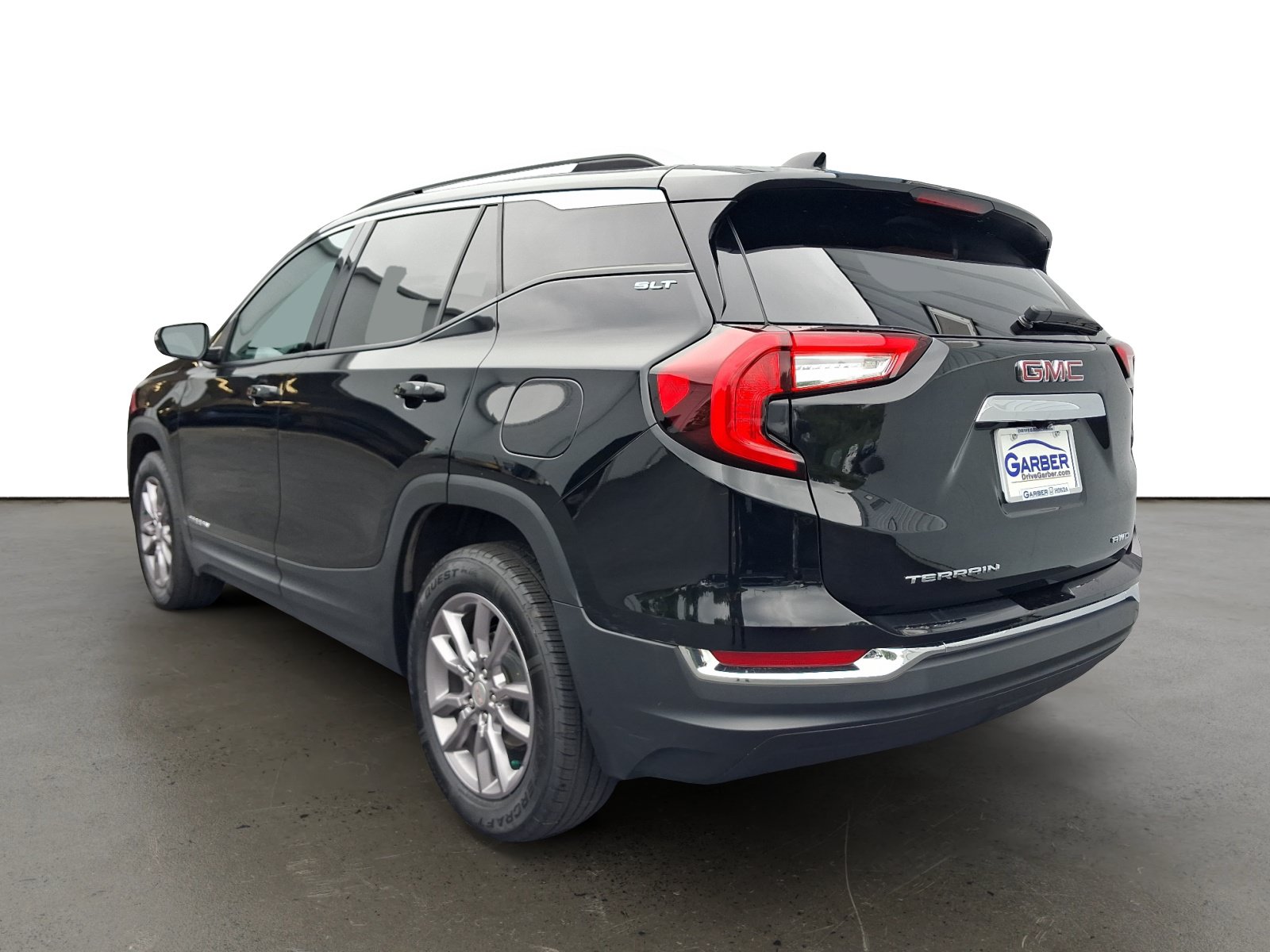 Used 2023 GMC Terrain SLT w/ LPO, Floor Liner Package AWD/4WD image 3