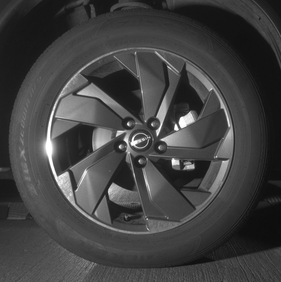 Used 2025 Nissan Rogue SV FWD image 13