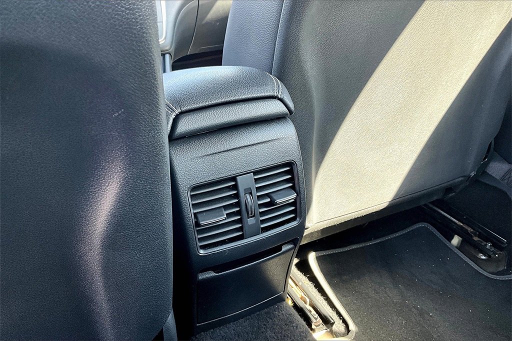 Used 2018 Mercedes-Benz CLA 250 image 29