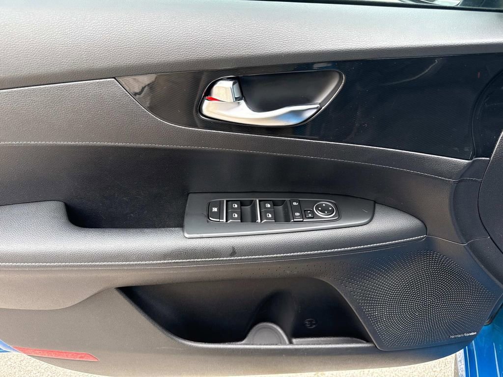 Used 2024 Kia Forte GT-Line w/ GT-Line Premium Package image 7