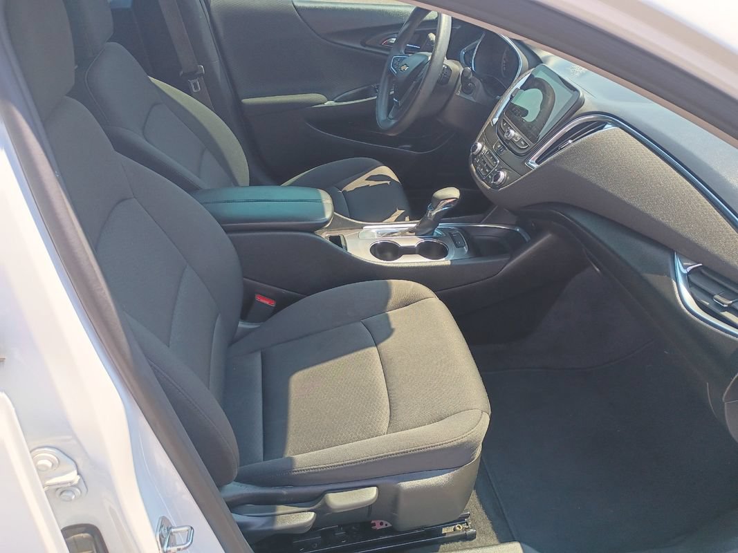 Used 2021 Chevrolet Malibu LT FWD image 14