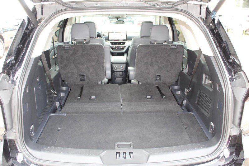 Used 2025 Ford Explorer Active w/ Active Comfort Package image 12