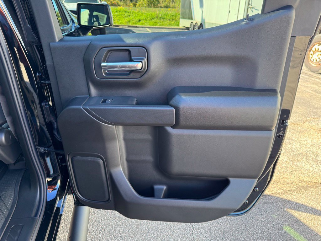 New 2026 Chevrolet Silverado 1500 Custom w/ Turbomax Blackout Package AWD/4WD image 23