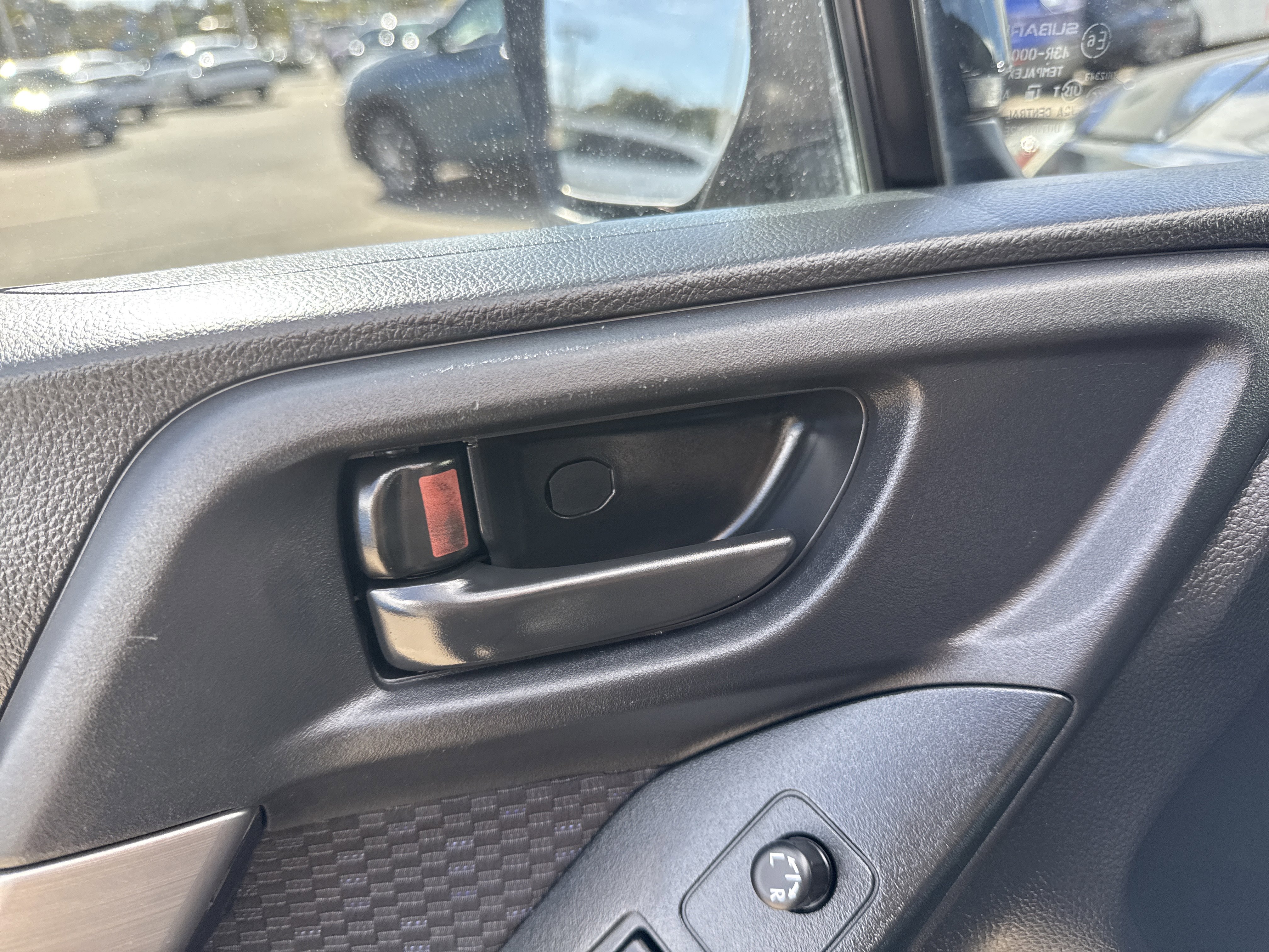 Used 2018 Subaru Forester 2.5i Premium w/ All-Weather Package image 16