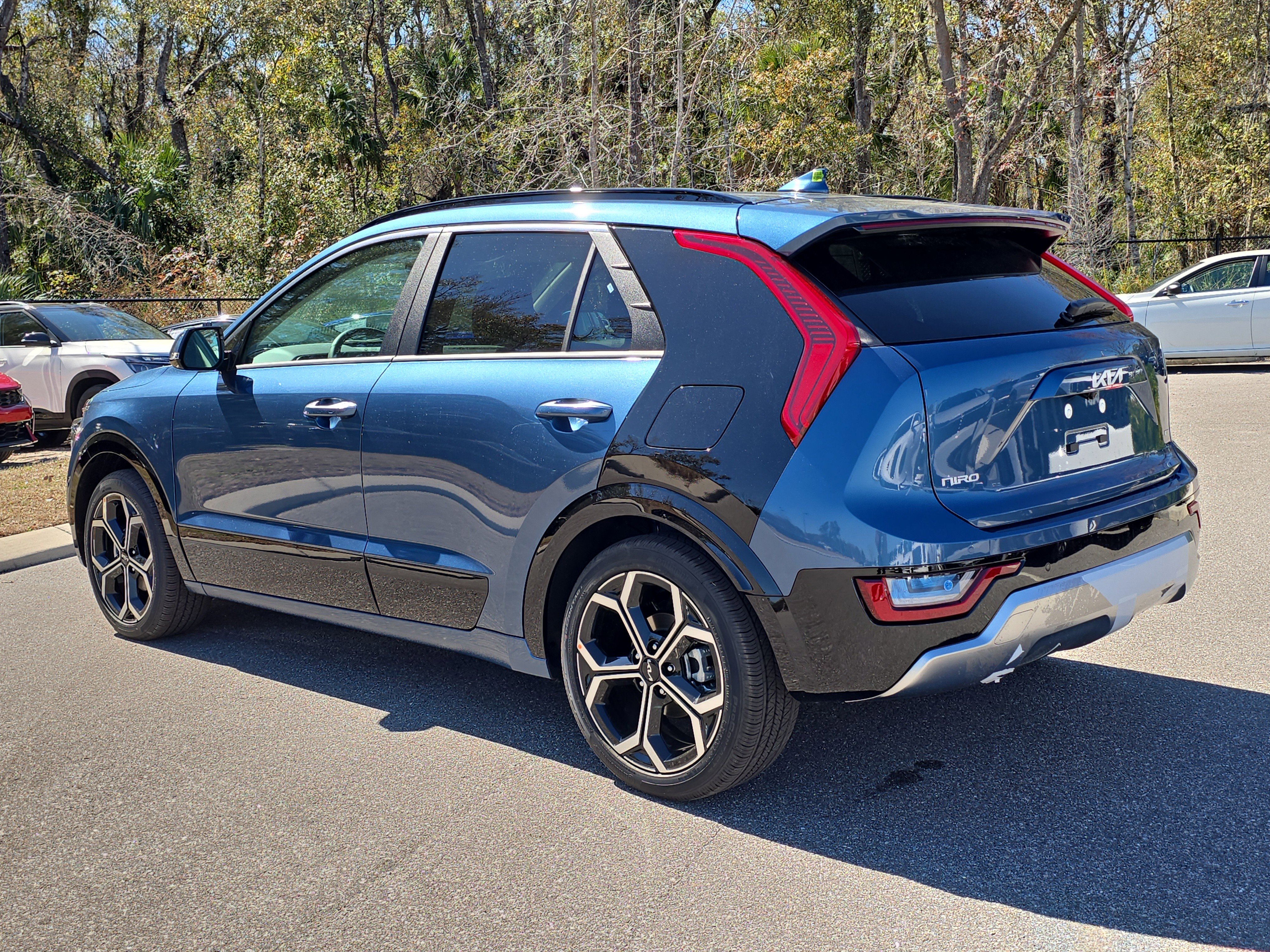 New 2026 Kia Niro SX Touring image 6
