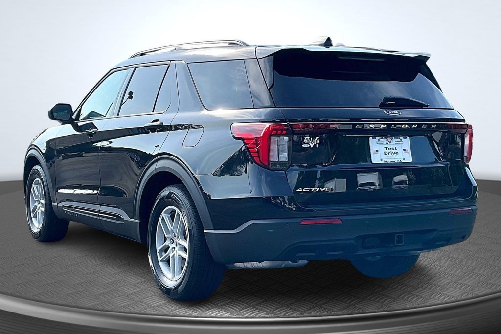 New 2026 Ford Explorer Active RWD image 3