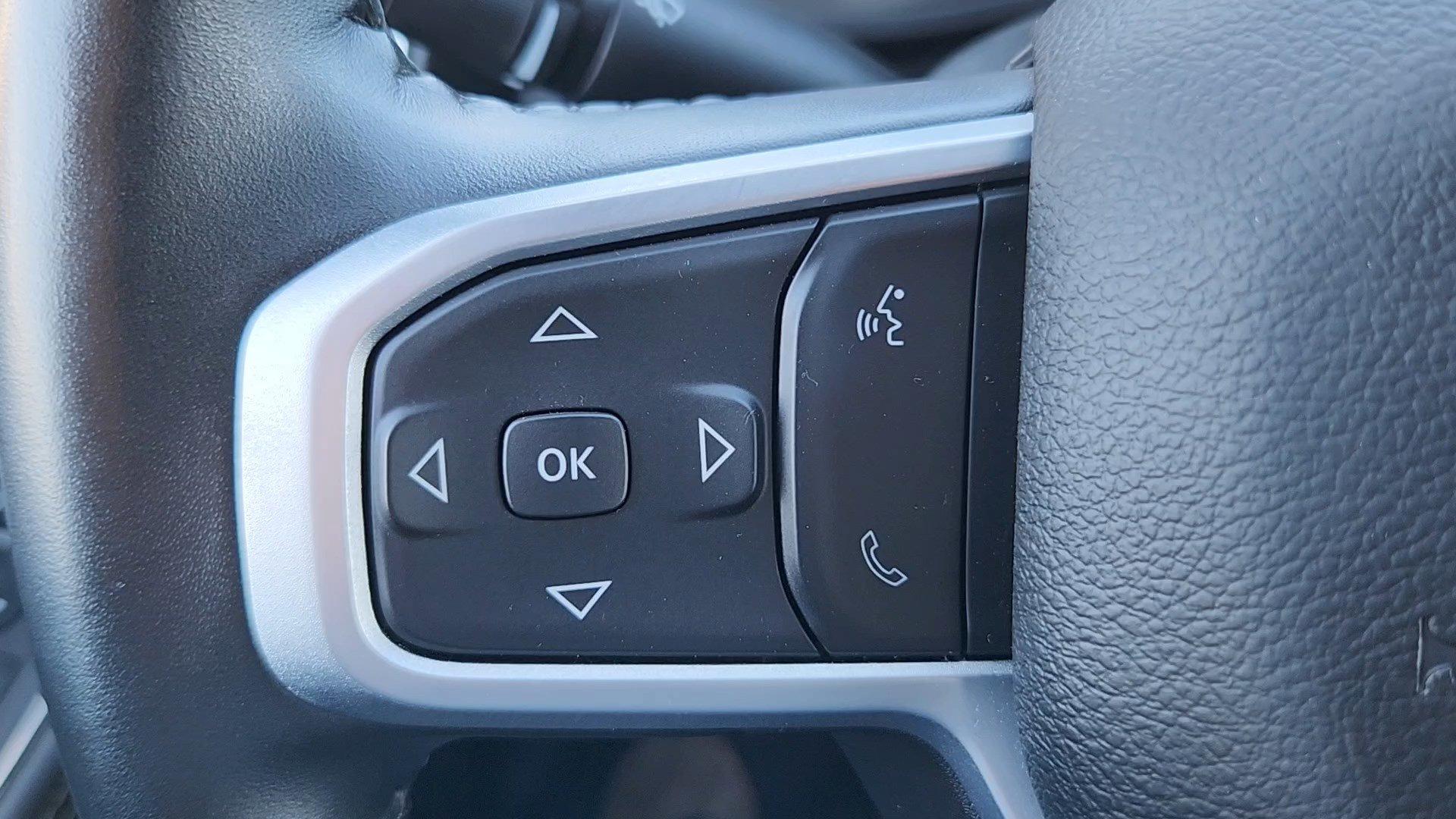 Used 2024 RAM 2500 Big Horn w/ Bed Utility Group image 12